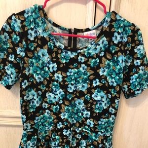 Like New LuLaRoe Amelia Size M